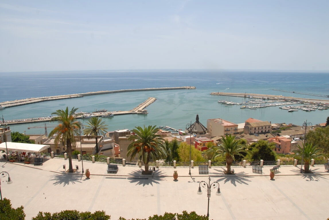 veduta panoramia dal belvedere della piazza principale