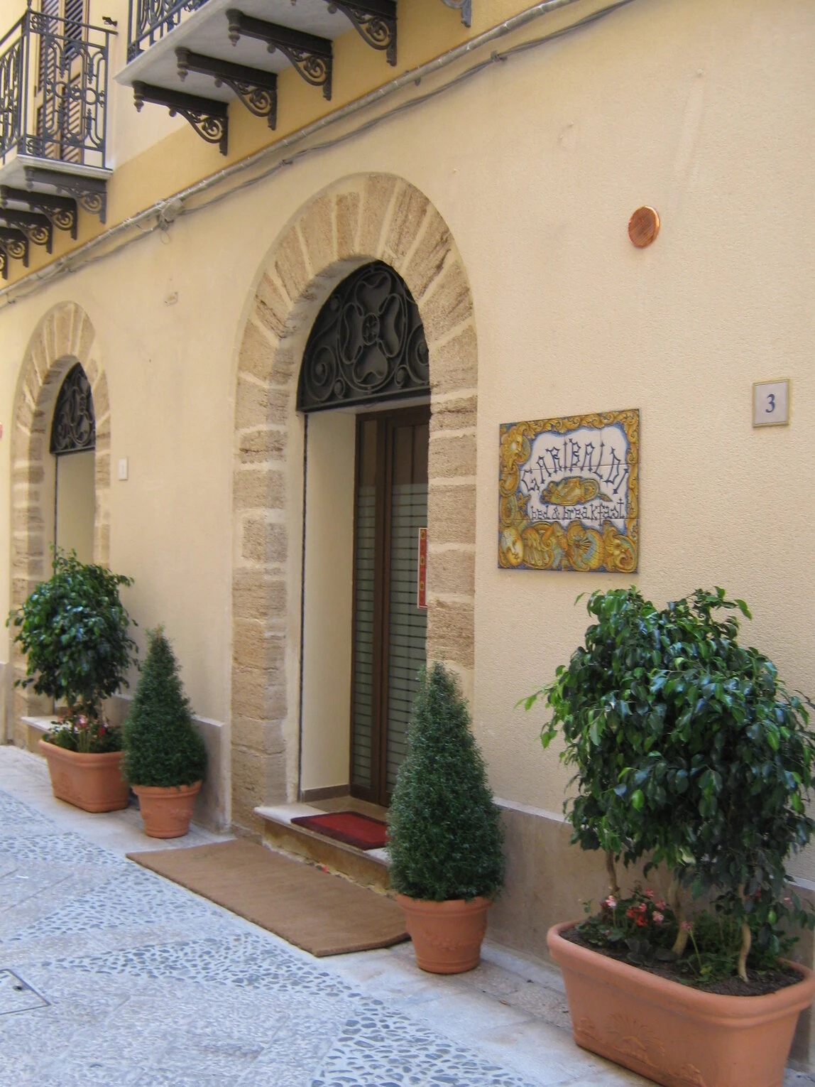 ingresso del garibaldi relais di sciacca